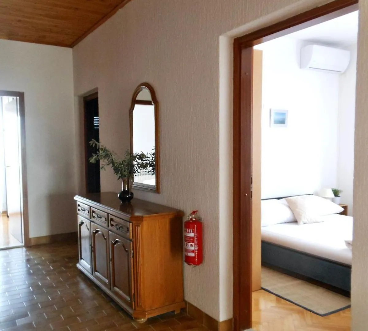 Ruhiges Ferienhaus Mit Traumhaftem Meerblick Razanac 0*,  Croatia